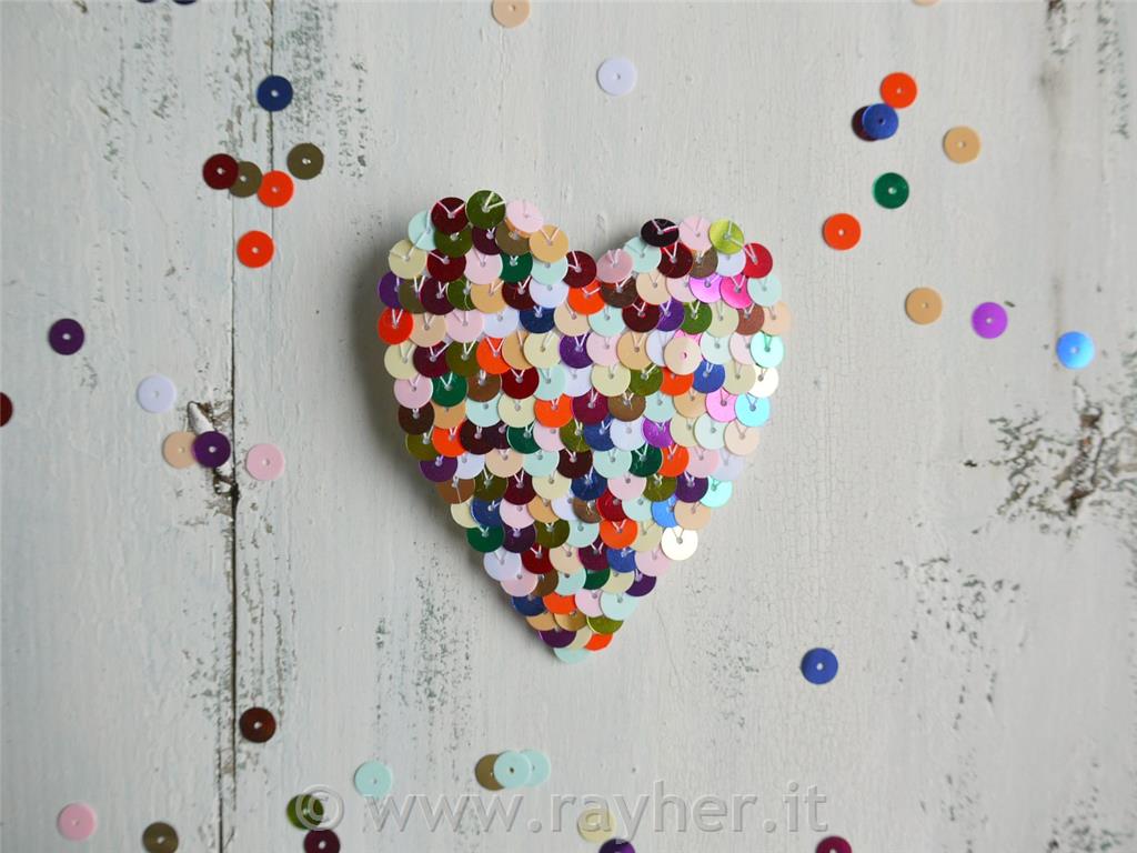 BROŠKA - LESKETAJOČI SRČEK