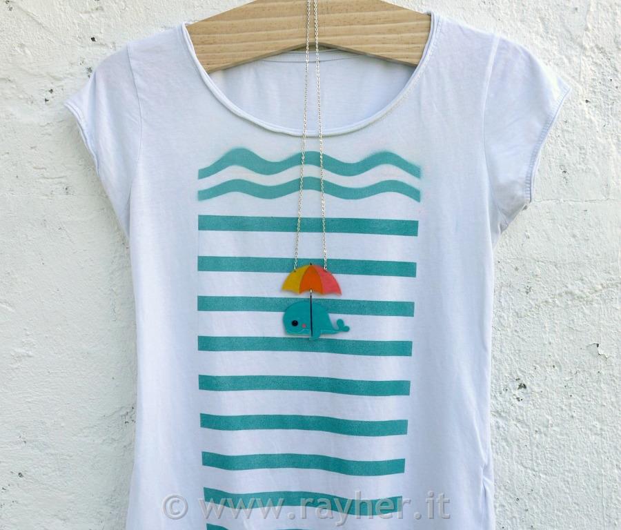 POLETNA MAJICA IN NAKIT