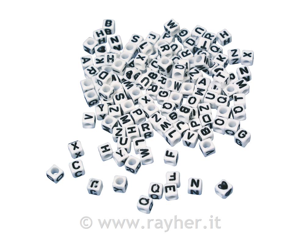 Perle di plastica con lettere, quadrate5x5 mm, cartonc.blister 40gbianco