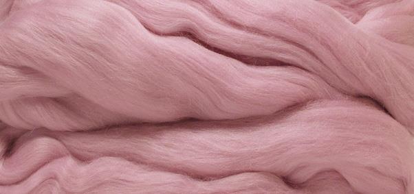 Volneno merino predivo, česano, zelo gladko, svetlo roza, 18