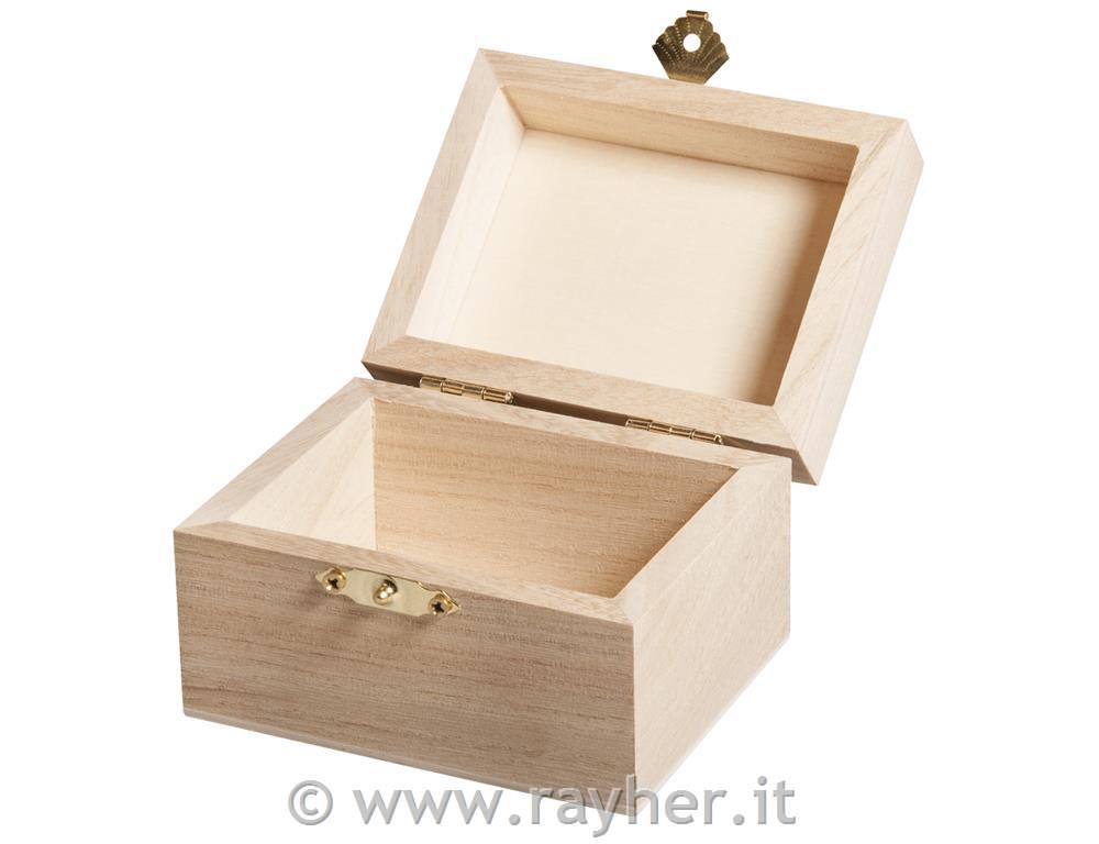 Lesena škatla z zapiralom, 9x7x6cm