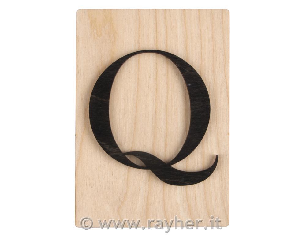 Wooden letter Q, 10.5x14.8cm