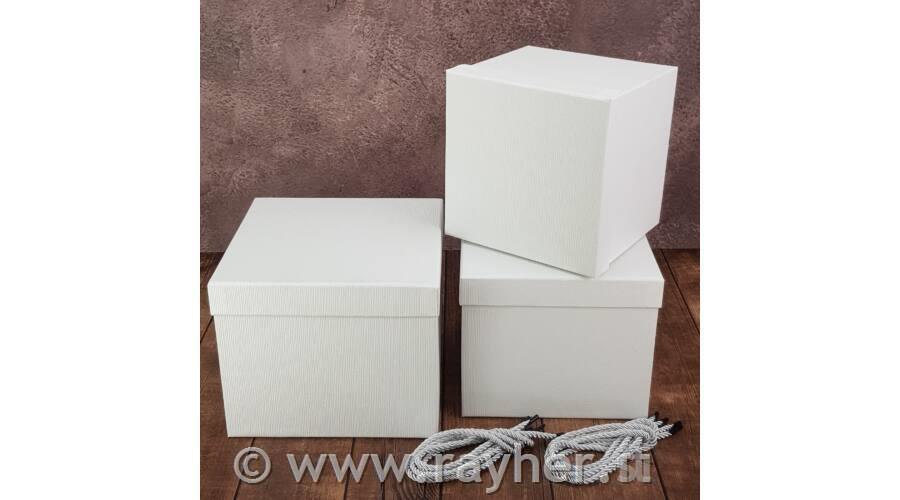 Darilna škatla kocka bela, S, 18x18cm, 1 kos