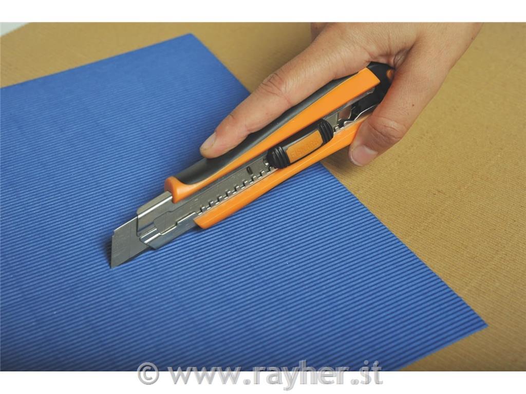 Fiskars knife 18mm