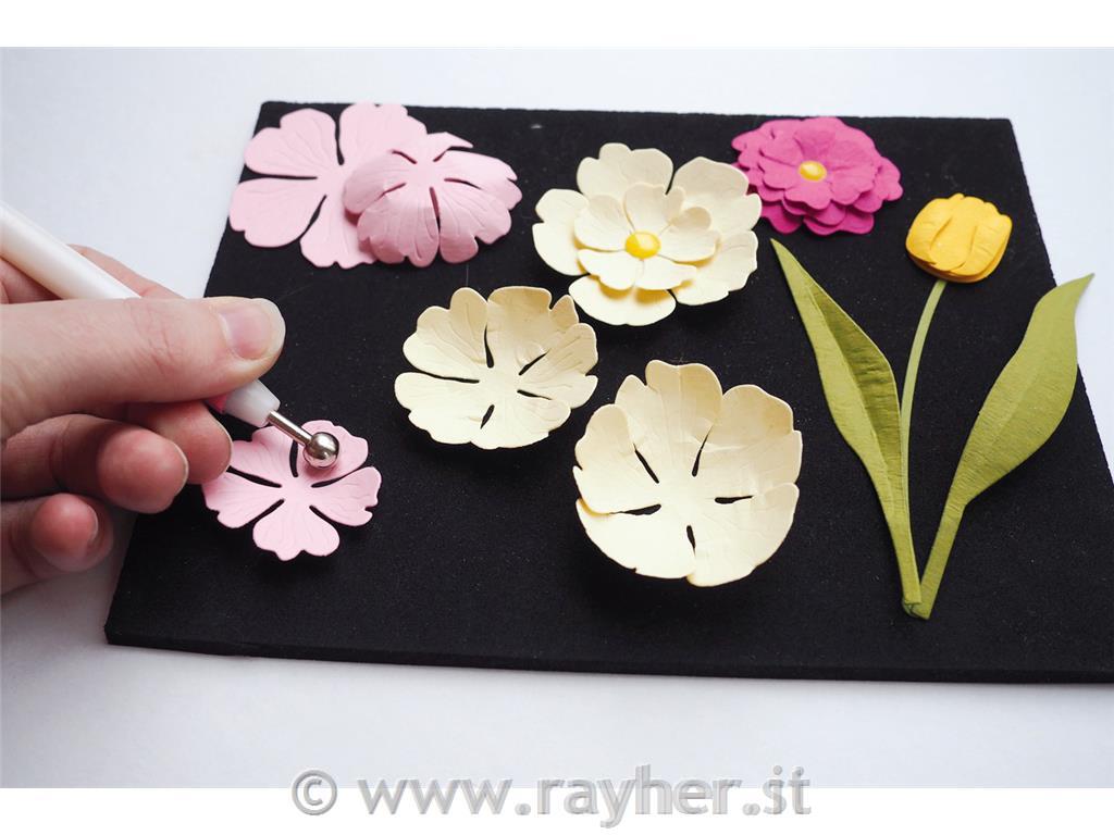 Flower shaping set