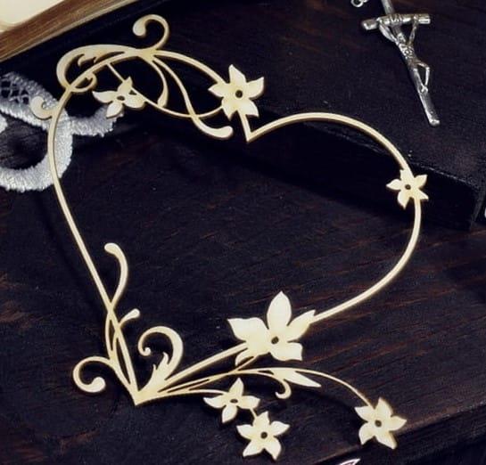 INTAGLI DI CARTONLEGNO, CORNICE CUORECON FIORI