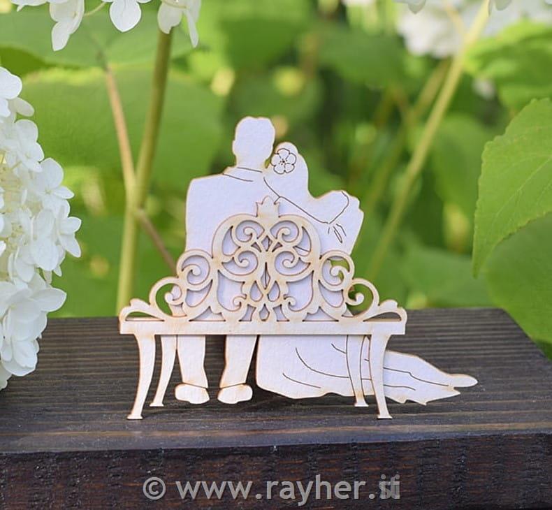 INTAGLI DI CARTONLEGNO, SPOSISULLA PANCA