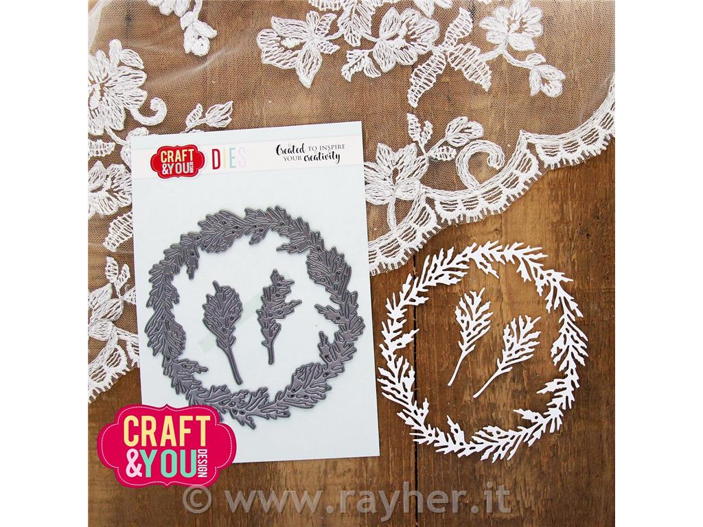 Fustella Cedar Wreath