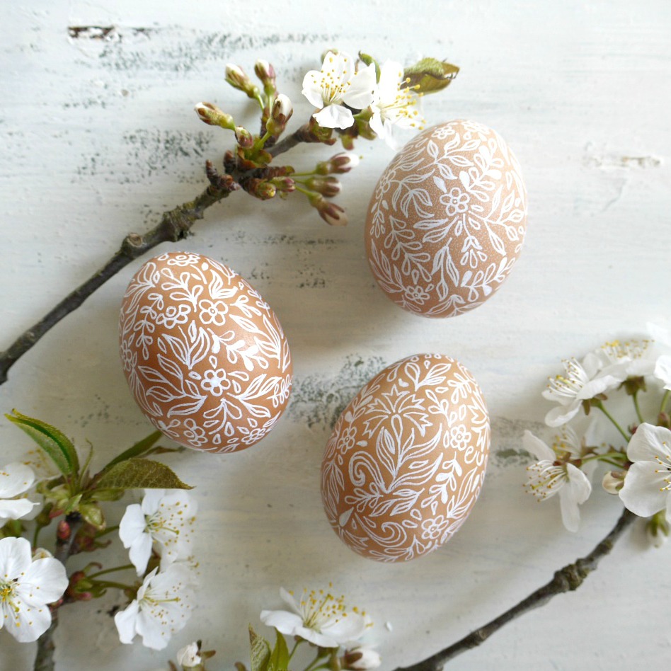 UOVA DIPINTE CON INK ACRILICI