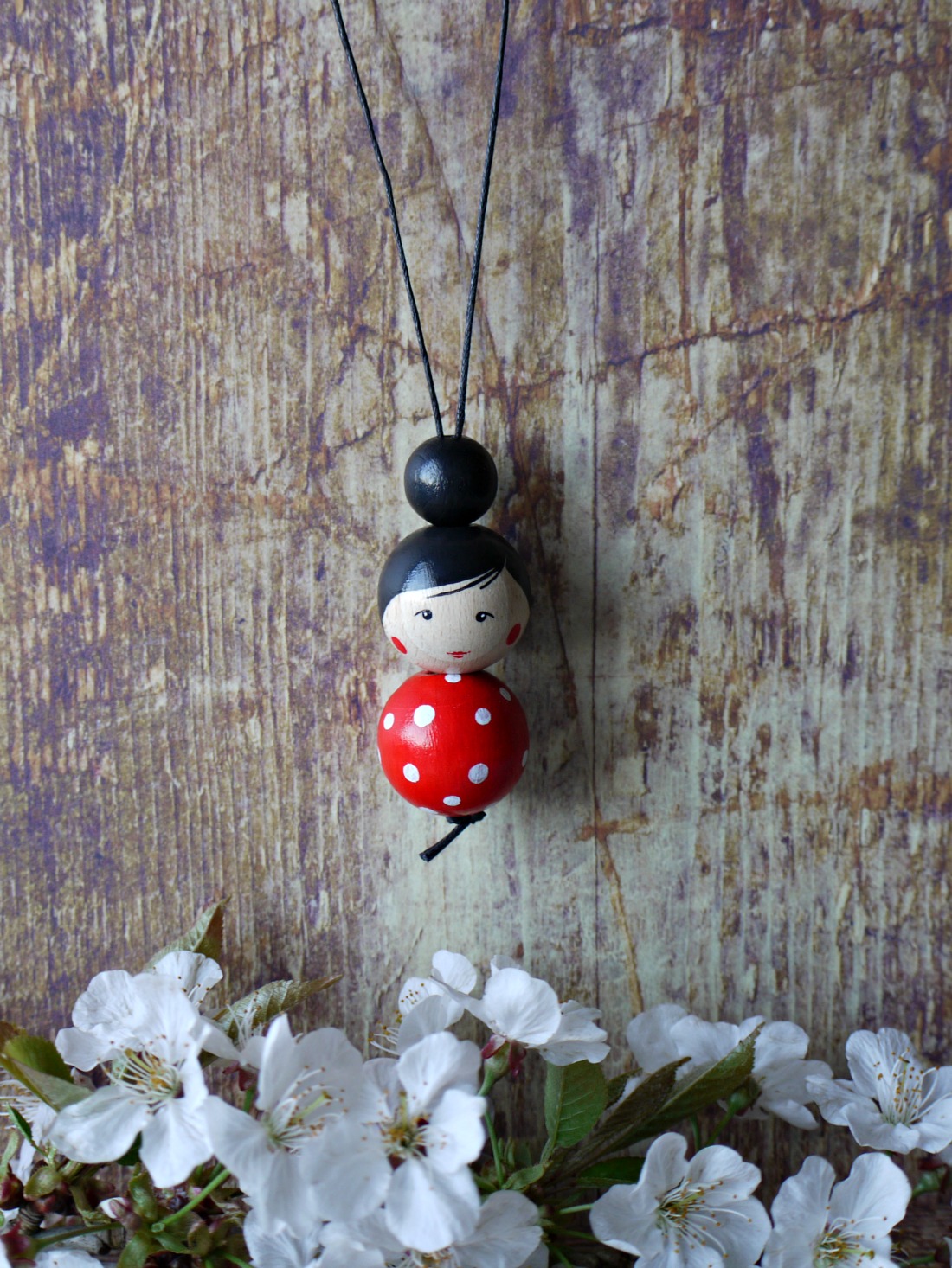 POMLADNA PUNČKA, Verižica, ki je lahko tudi kaj več