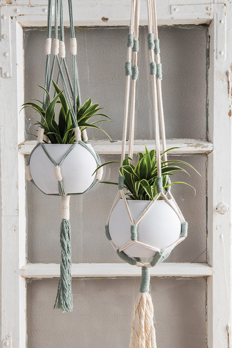 CESTINO SOSPESO IN MACRAME