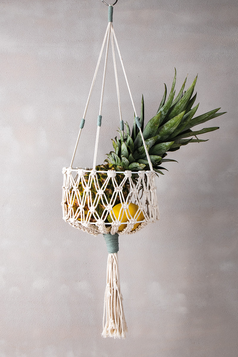 VISEČA MAKRAME KOŠARA