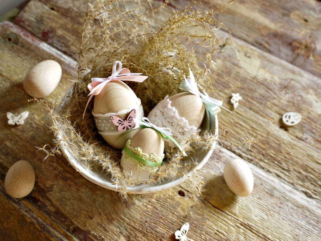 LESENA JAJČKA S ČIPKO