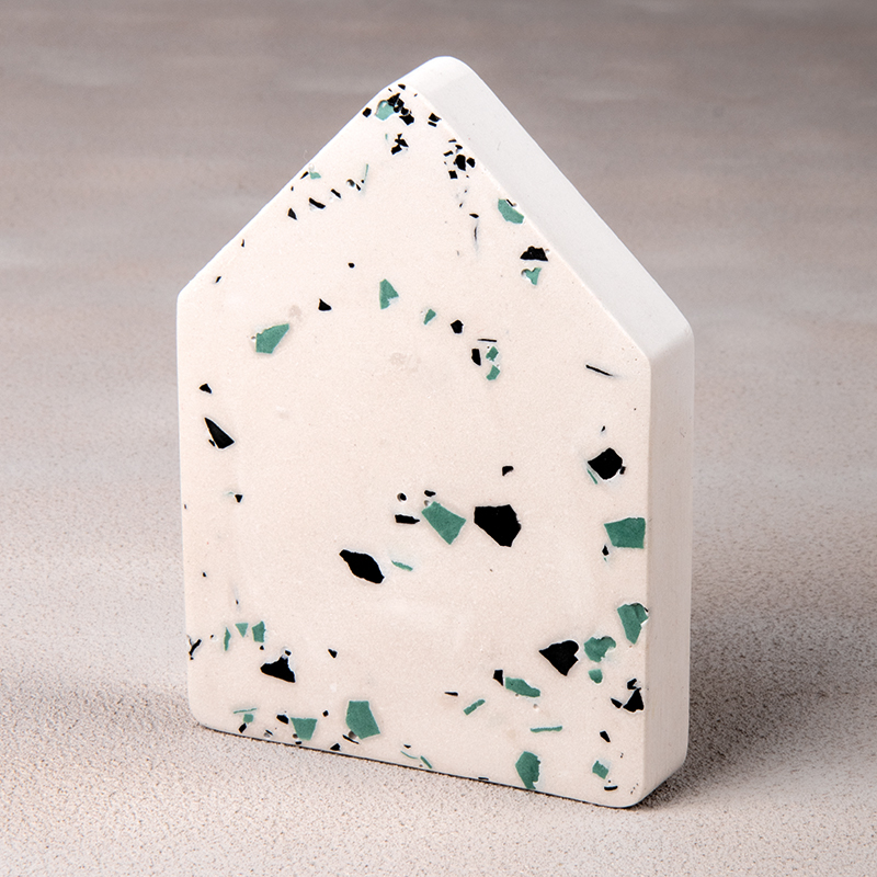 TERRAZZO HIŠKA IZ RAYSINA